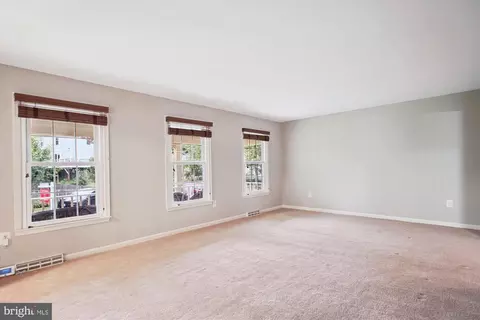 Living - 8809 Shadowlake Way, Springfield, VA 22153 photo 1 of 9
