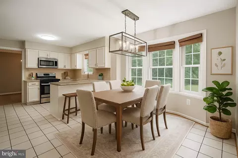 Dining - 8809 Shadowlake Way, Springfield, VA 22153 photo 2 of 2