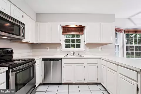Kitchen - 8809 Shadowlake Way, Springfield, VA 22153 photo 3 of 4