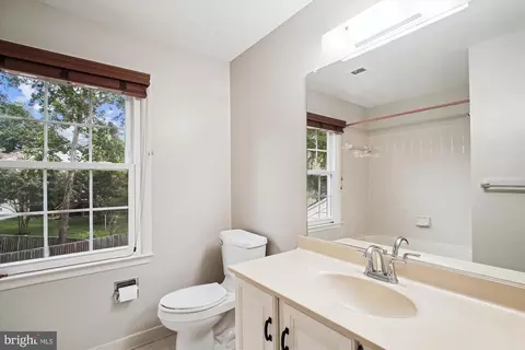 Bath - 8809 Shadowlake Way, Springfield, VA 22153 photo 4 of 7