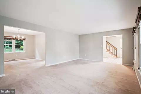 Living - 8809 Shadowlake Way, Springfield, VA 22153 photo 4 of 9