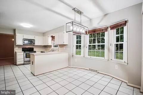 Kitchen - 8809 Shadowlake Way, Springfield, VA 22153 photo 4 of 4