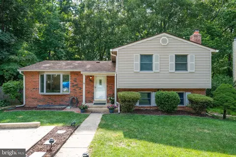 Exterior - 6204 Erman Ct, Burke, VA 22015 photo 2 of 6