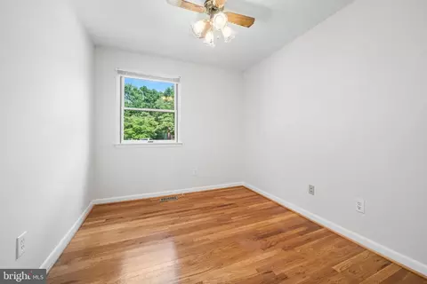 Bedroom - 6204 Erman Ct, Burke, VA 22015 photo 4 of 6