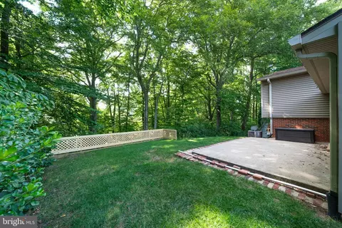 Exterior - 6204 Erman Ct, Burke, VA 22015 photo 6 of 6