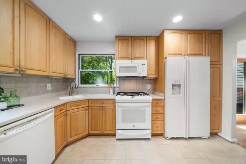 Kitchen - 6204 Erman Ct, Burke, VA 22015 photo 1 of 4