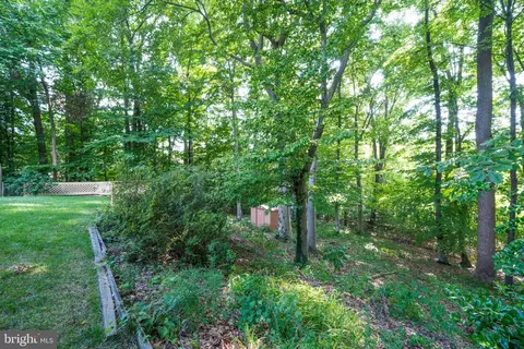Exterior - 6204 Erman Ct, Burke, VA 22015 photo 5 of 6