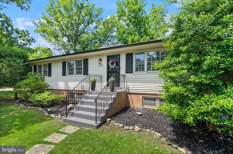 5632 Maxine Ct, Alexandria, VA 22310