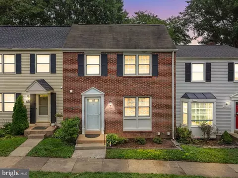 2925 Amberleigh Way, Fairfax, VA 22031