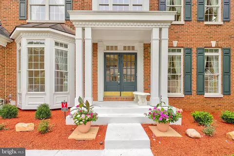 Exterior - 6405 Bridge Creek Ct, Springfield, VA 22152 photo 4 of 14