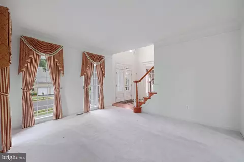 Living - 6405 Bridge Creek Ct, Springfield, VA 22152 photo 3 of 6