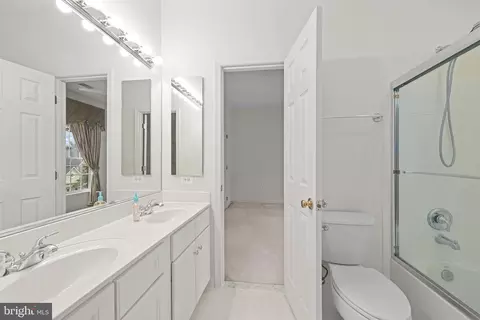 Bath - 6405 Bridge Creek Ct, Springfield, VA 22152 photo 3 of 5