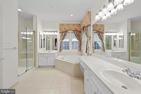 Bath - 6405 Bridge Creek Ct, Springfield, VA 22152 photo 2 of 5