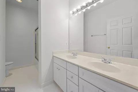 Bath - 6405 Bridge Creek Ct, Springfield, VA 22152 photo 4 of 5