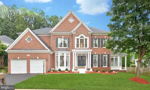 Exterior - 6405 Bridge Creek Ct, Springfield, VA 22152 photo 2 of 14