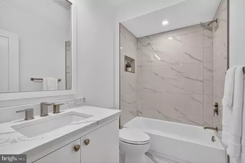 Bath - 1730 Barbee St, Mclean, VA 22101 photo 9 of 9