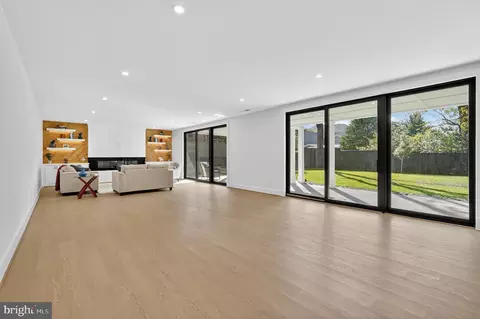 Living - 1730 Barbee St, Mclean, VA 22101 photo 7 of 9