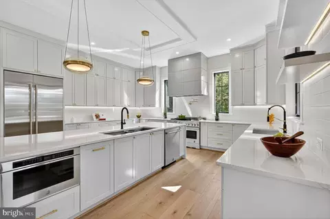Kitchen - 1730 Barbee St, Mclean, VA 22101 photo 9 of 9