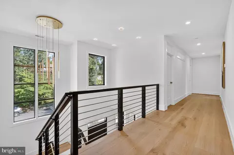 Entry Way - 1730 Barbee St, Mclean, VA 22101 photo 7 of 11