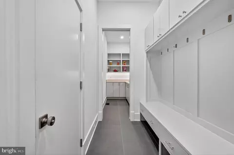 Entry Way - 1730 Barbee St, Mclean, VA 22101 photo 4 of 11