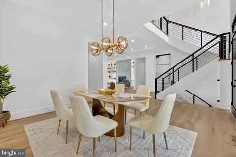 Dining - 1730 Barbee St, Mclean, VA 22101 photo 3 of 4