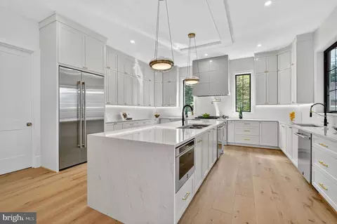 Kitchen - 1730 Barbee St, Mclean, VA 22101 photo 3 of 9