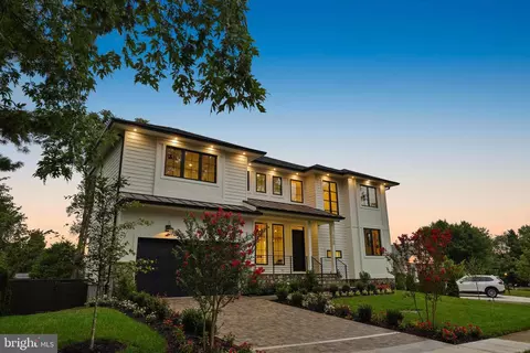 Exterior - 1730 Barbee St, Mclean, VA 22101 photo 2 of 8