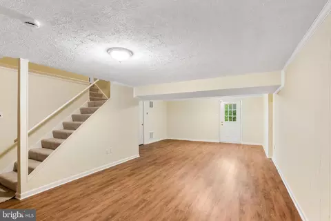 Living - 9509 Leathersmith Ct, Burke, VA 22015 photo 6 of 6