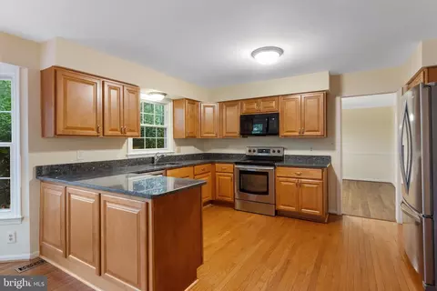 Kitchen - 9509 Leathersmith Ct, Burke, VA 22015 photo 1 of 3