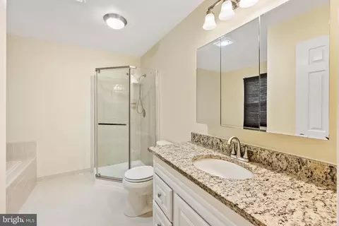 Bath - 9509 Leathersmith Ct, Burke, VA 22015 photo 1 of 4