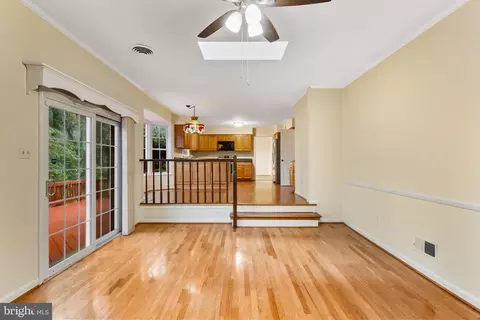 Living - 9509 Leathersmith Ct, Burke, VA 22015 photo 5 of 6