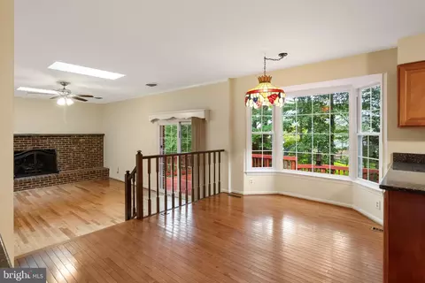 Living - 9509 Leathersmith Ct, Burke, VA 22015 photo 3 of 6