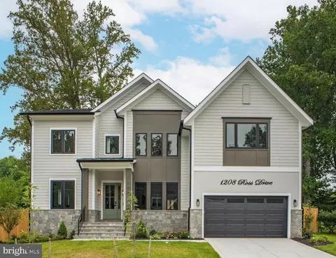 1208 Ross Dr SW, Vienna, VA 22180