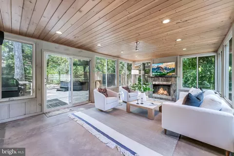 Exterior - 11205 Wedge Dr, Reston, VA 20190 photo 5 of 19