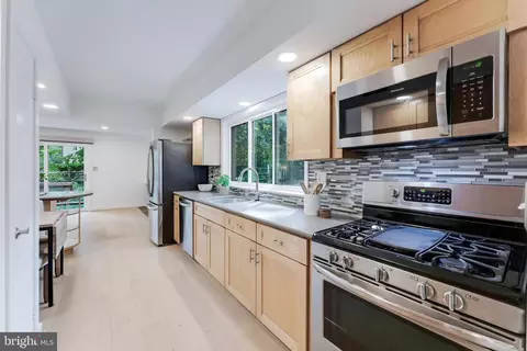 Kitchen - 11205 Wedge Dr, Reston, VA 20190 photo 3 of 5
