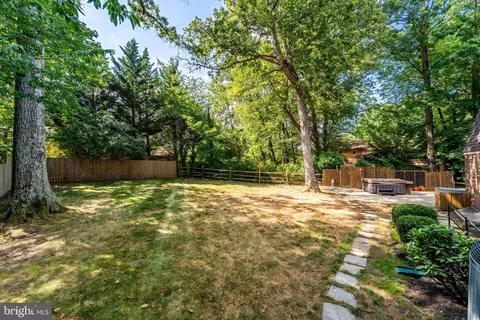 Exterior - 11205 Wedge Dr, Reston, VA 20190 photo 16 of 19