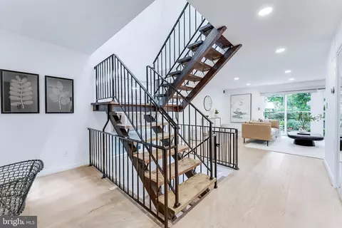 Entry Way - 11205 Wedge Dr, Reston, VA 20190 photo 5 of 13