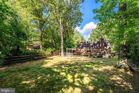 Exterior - 11205 Wedge Dr, Reston, VA 20190 photo 18 of 19