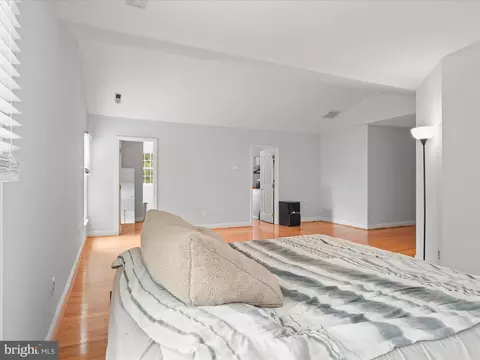 Bedroom - 6201 Cardinal Brook Ct, Springfield, VA 22152 photo 2 of 4