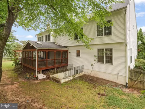 Exterior - 6201 Cardinal Brook Ct, Springfield, VA 22152 photo 4 of 11