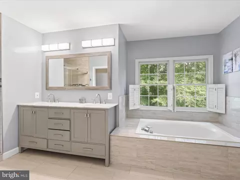 Bath - 6201 Cardinal Brook Ct, Springfield, VA 22152 photo 2 of 7