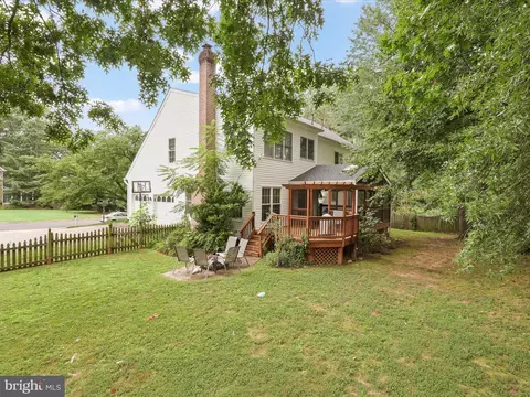 Exterior - 6201 Cardinal Brook Ct, Springfield, VA 22152 photo 5 of 11