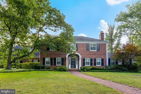 3215 Juniper Ln, Falls Church, VA 22044