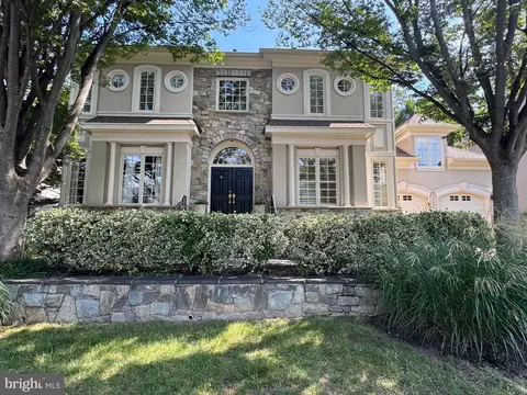 7444 Old Maple Sq, Mclean, VA 22102