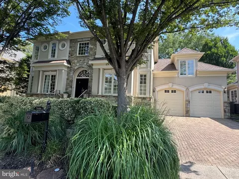 7444 Old Maple Sq, Mclean, VA 22102 photo 2