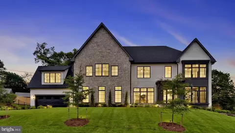 Exterior - 5950 Woodacre Ct, Mclean, VA 22101 photo 2 of 5