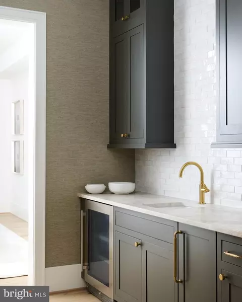 Kitchen - 5950 Woodacre Ct, Mclean, VA 22101 photo 7 of 7