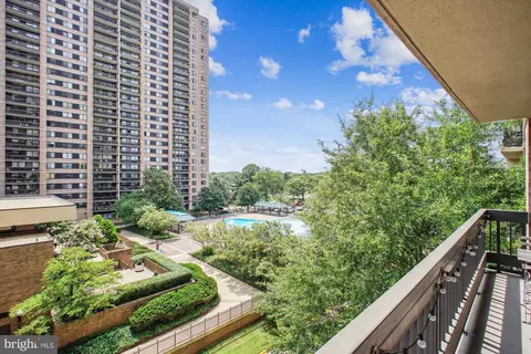 5505 Seminary Rd #419N, Falls Church, VA 22041