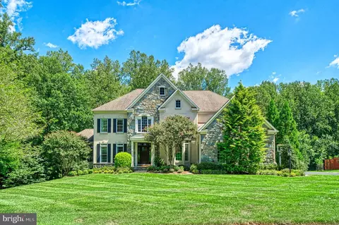 1305 Newkirk Ct, Vienna, VA 22182