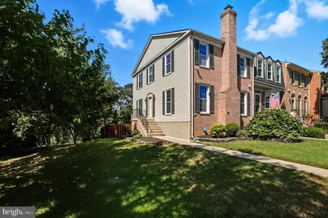 6258 Walkers Croft Way, Alexandria, VA 22315